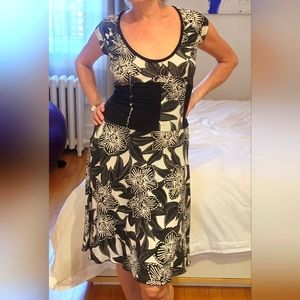 Stretch easy going sexy flatering dress